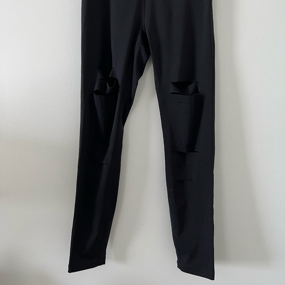 ZYIA Black Ripped Front Leggings Size 2 - Picture 2 of 9